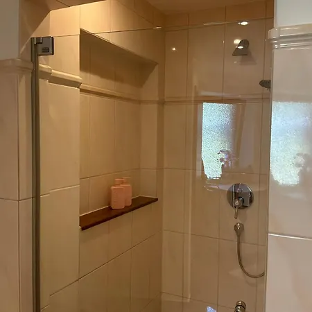 Neue Stilvolle Nr 3 Nur 10 Min Zu Fuss Von Legoland Entfernt 75m2 Eg, Terrasse Mit Waldblick, Wunderschoener Garten, Whirlpool Auf Der Terrasse, Grosses Bad, Ruhige Lage, Erholung, Waldweg15 My Luxury شقة Kleinkötz